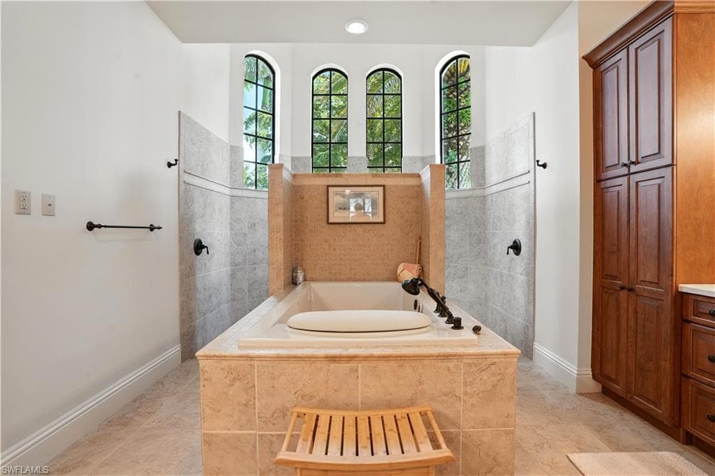 7317 Hagen Way, Naples, FL 34113-26