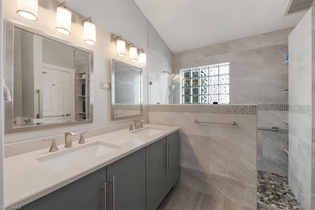 5886 Westbourgh Ct, Naples, FL 34112-8