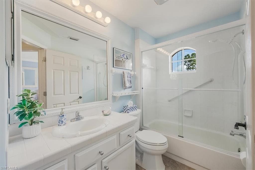 5886 Westbourgh Ct, Naples, FL 34112-10
