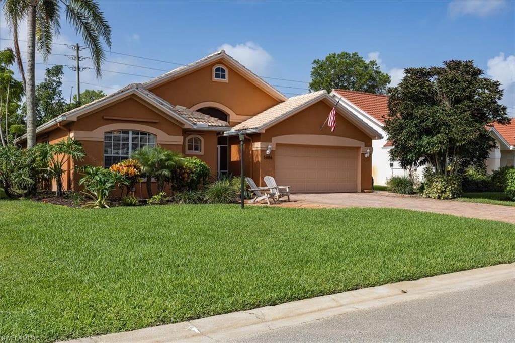 5886 Westbourgh Ct, Naples, FL 34112-1