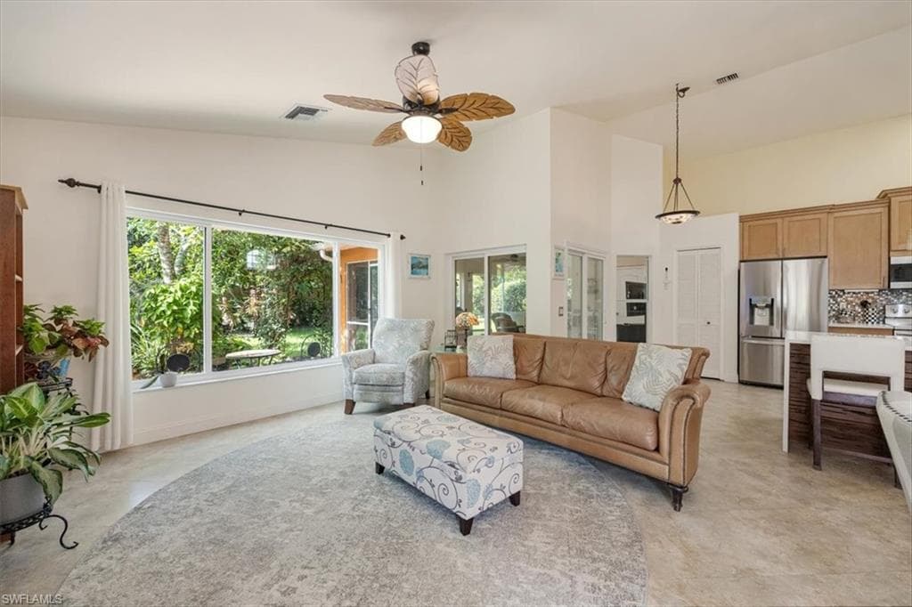 5886 Westbourgh Ct, Naples, FL 34112-5