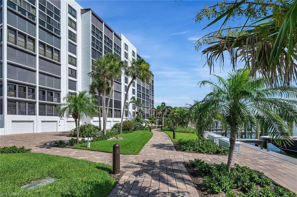 2400 Gulf Shore Blvd N 502, Naples, FL 34103-35