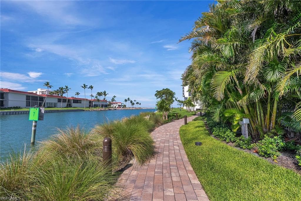 2400 Gulf Shore Blvd N 502, Naples, FL 34103-36