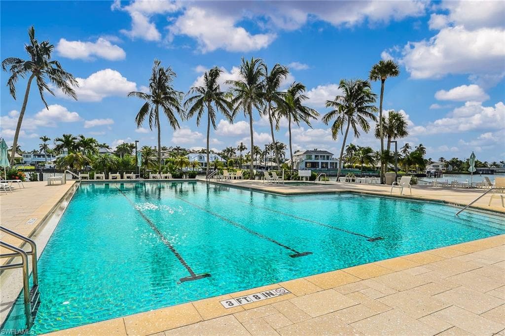 2400 Gulf Shore Blvd N 502, Naples, FL 34103-38