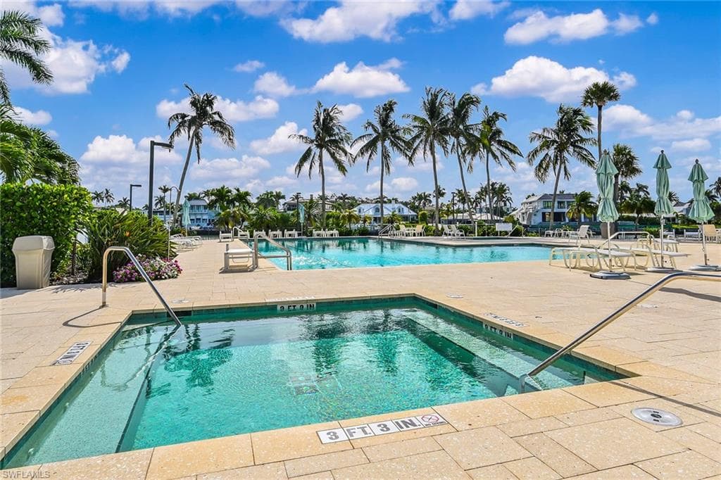 2400 Gulf Shore Blvd N 502, Naples, FL 34103-39
