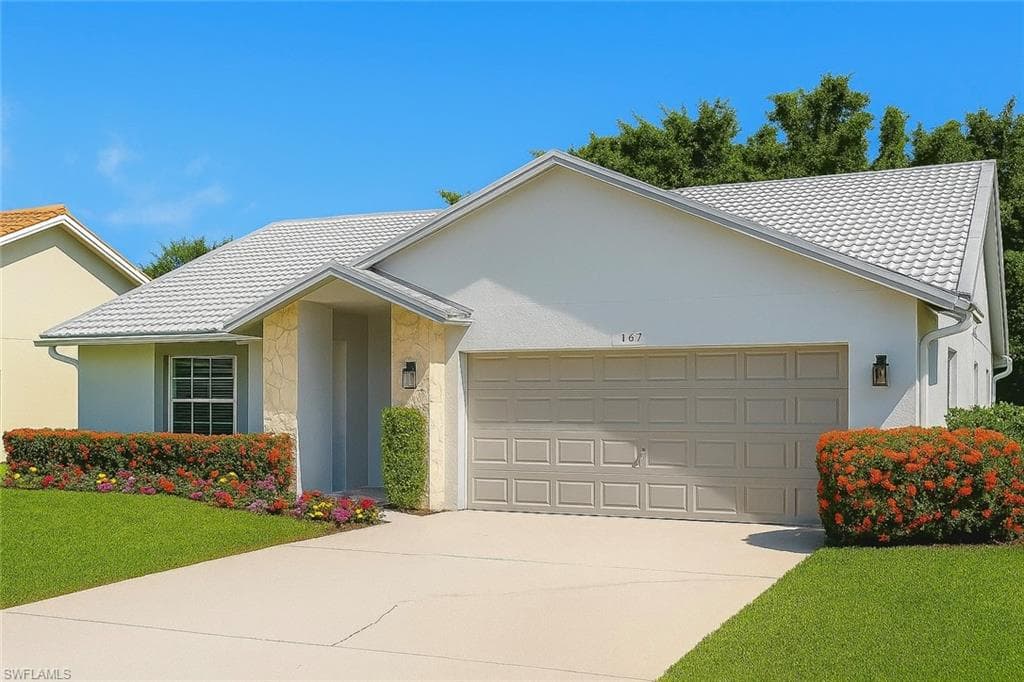 157 Saint James Way, Naples, FL 34104-1