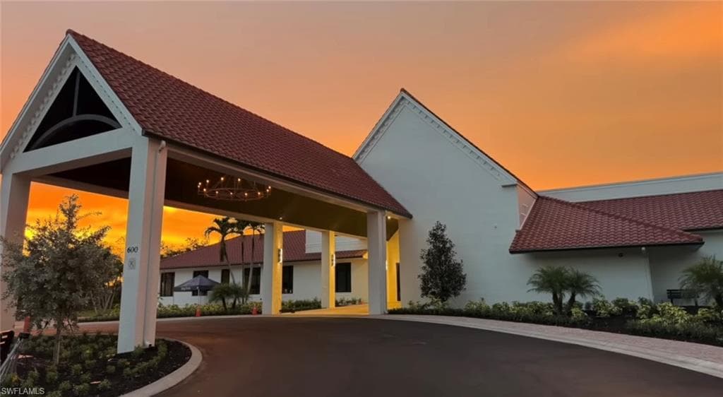 157 Saint James Way, Naples, FL 34104-23