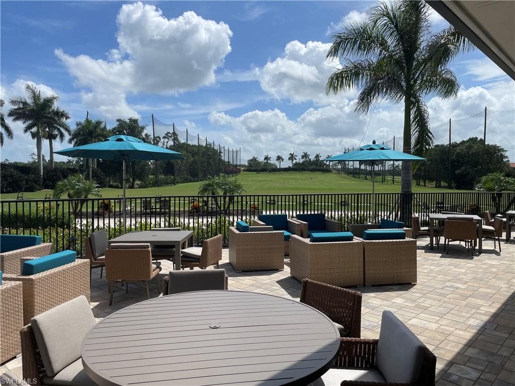 157 Saint James Way, Naples, FL 34104-33