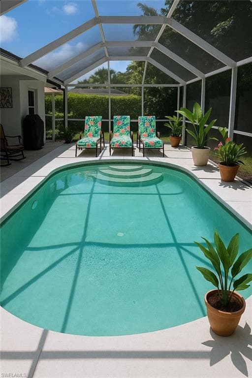 157 Saint James Way, Naples, FL 34104-4