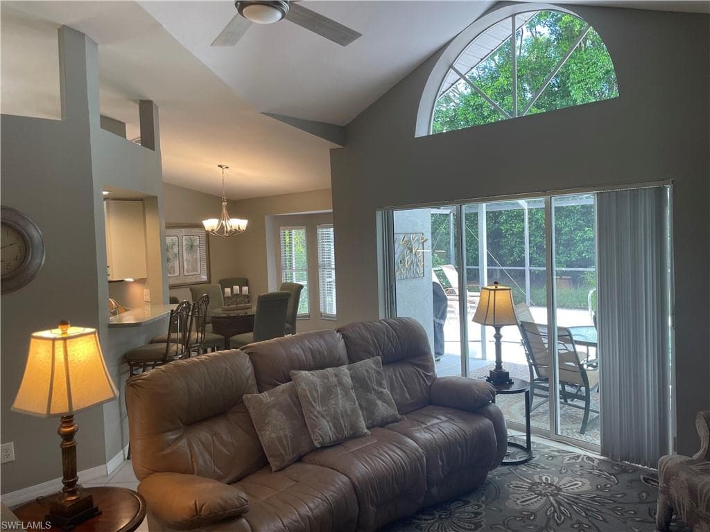 157 Saint James Way, Naples, FL 34104-8