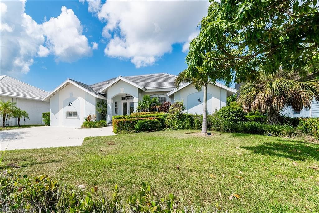 324 Bald Eagle Dr, Marco Island, FL 34145-1