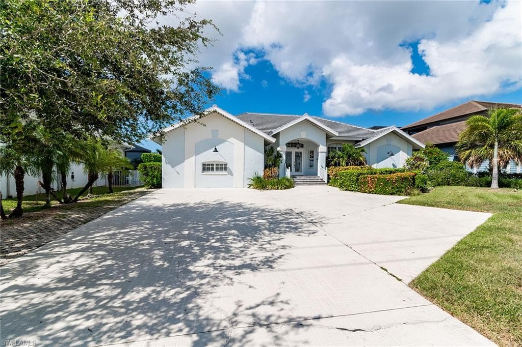324 Bald Eagle Dr, Marco Island, FL 34145-3