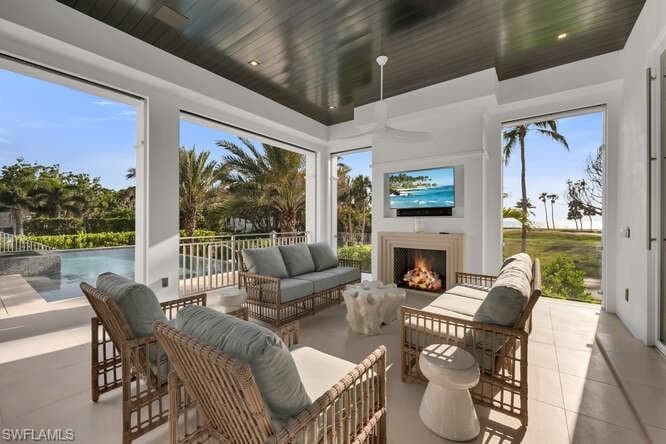 1835 Gulf Shore Blvd S, Naples, FL 34102-22