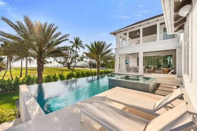 1835 Gulf Shore Blvd S, Naples, FL 34102-40