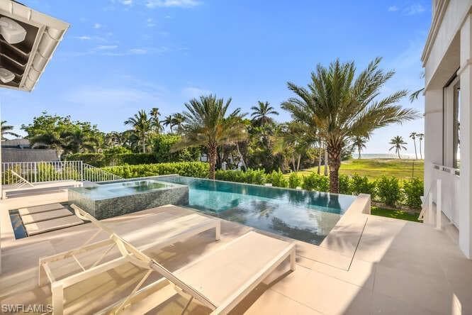 1835 Gulf Shore Blvd S, Naples, FL 34102-41