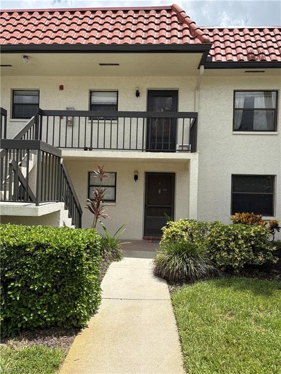 4346 27th Ct SW 102, Naples, FL 34116-2