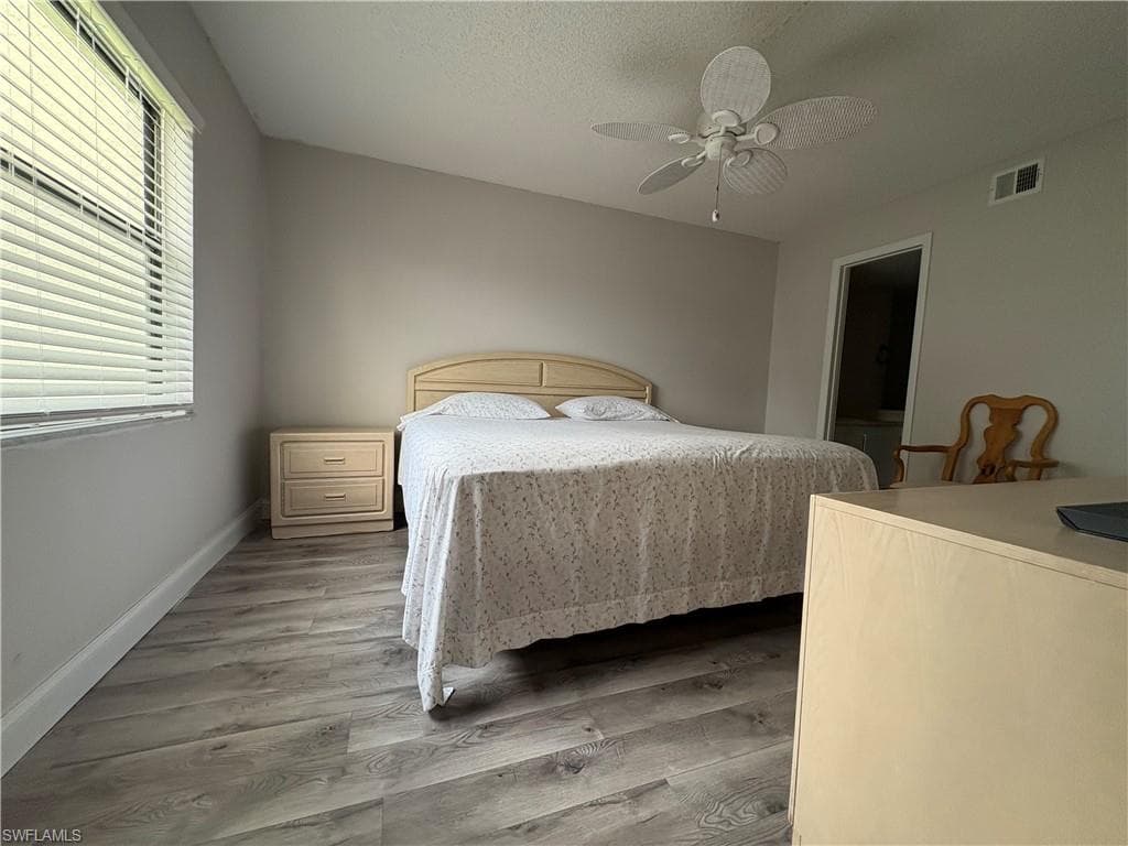 4346 27th Ct SW 102, Naples, FL 34116-3