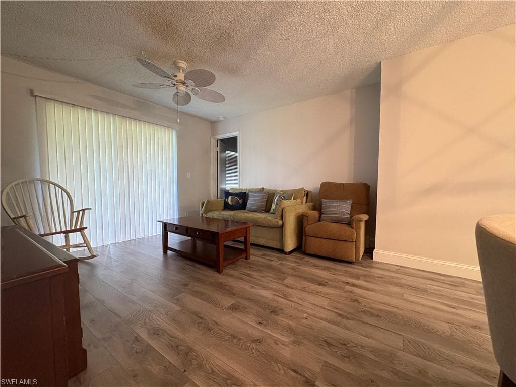 4346 27th Ct SW 102, Naples, FL 34116-8