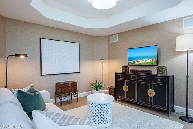 8990 Bay Colony Dr 302, Naples, FL 34108-4