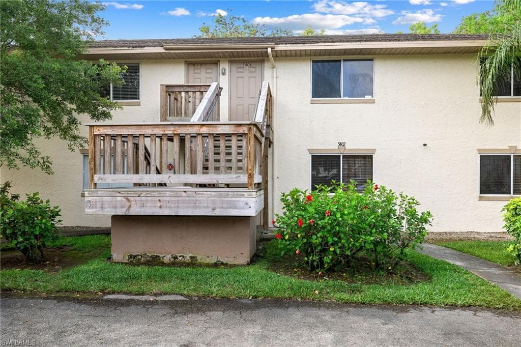 5406 16th Pl SW E4, Naples, FL 34116-1