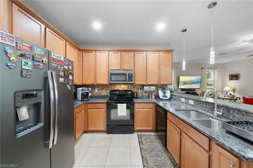 15013 Summit Place Cir, Naples, FL 34119-17