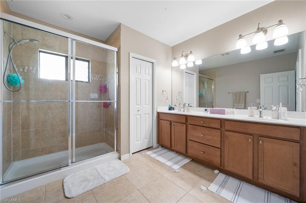 15013 Summit Place Cir, Naples, FL 34119-33