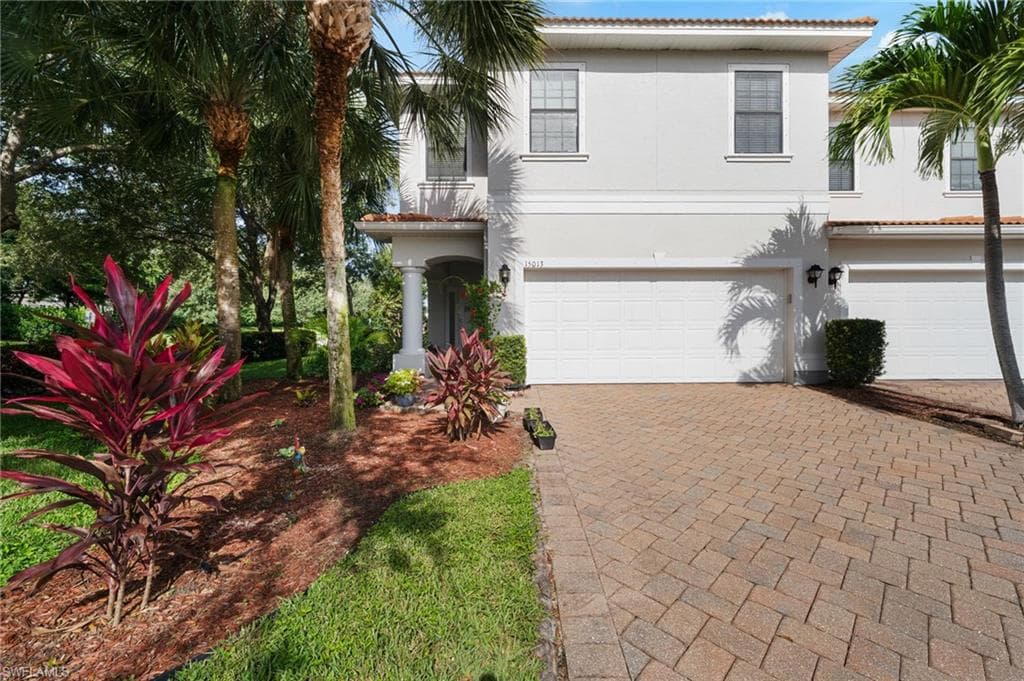 15013 Summit Place Cir, Naples, FL 34119-3