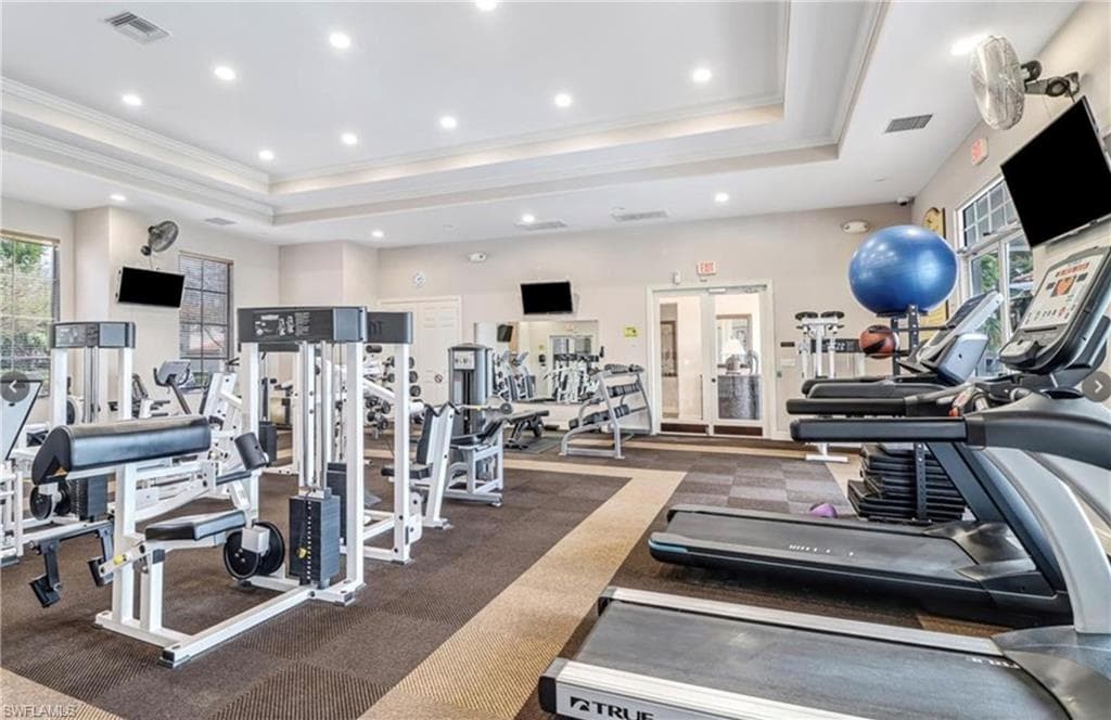 15013 Summit Place Cir, Naples, FL 34119-45
