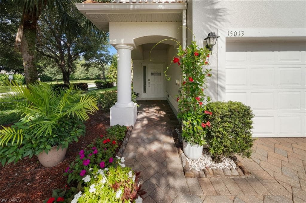 15013 Summit Place Cir, Naples, FL 34119-5