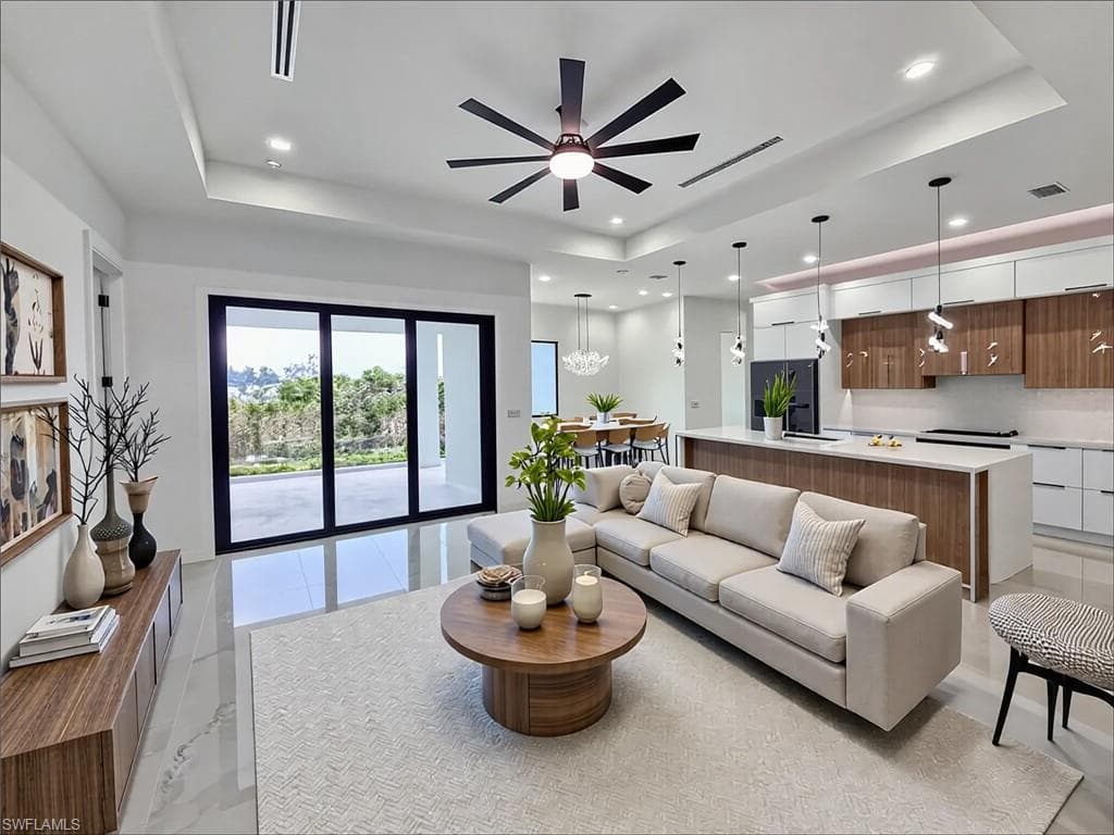 1321 19th Ter, Cape Coral, FL 33909-4