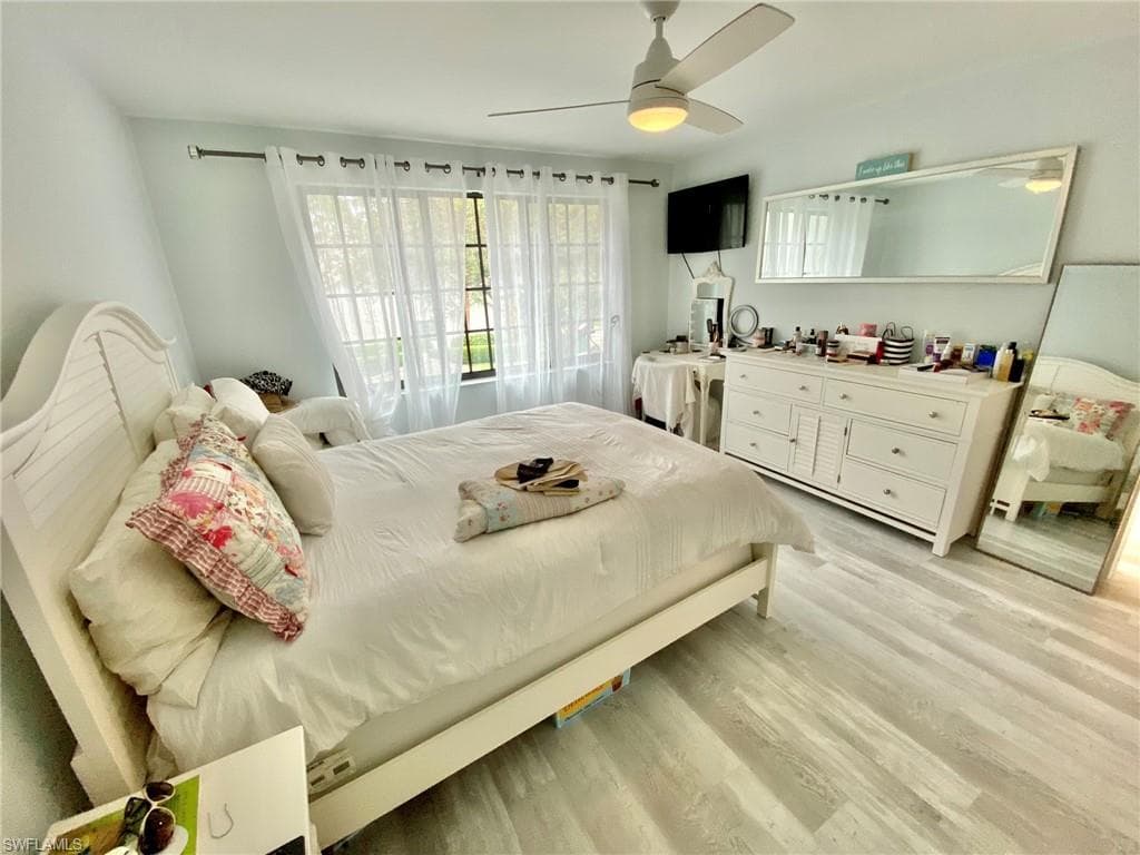 871 Meadowland Dr F, Naples, FL 34108-22