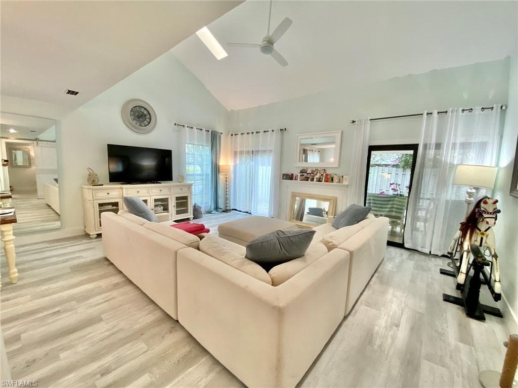 871 Meadowland Dr F, Naples, FL 34108-29