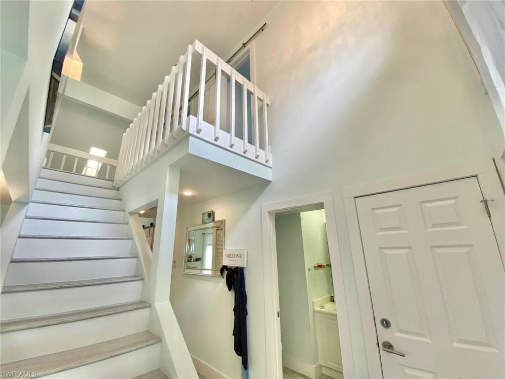 871 Meadowland Dr F, Naples, FL 34108-33