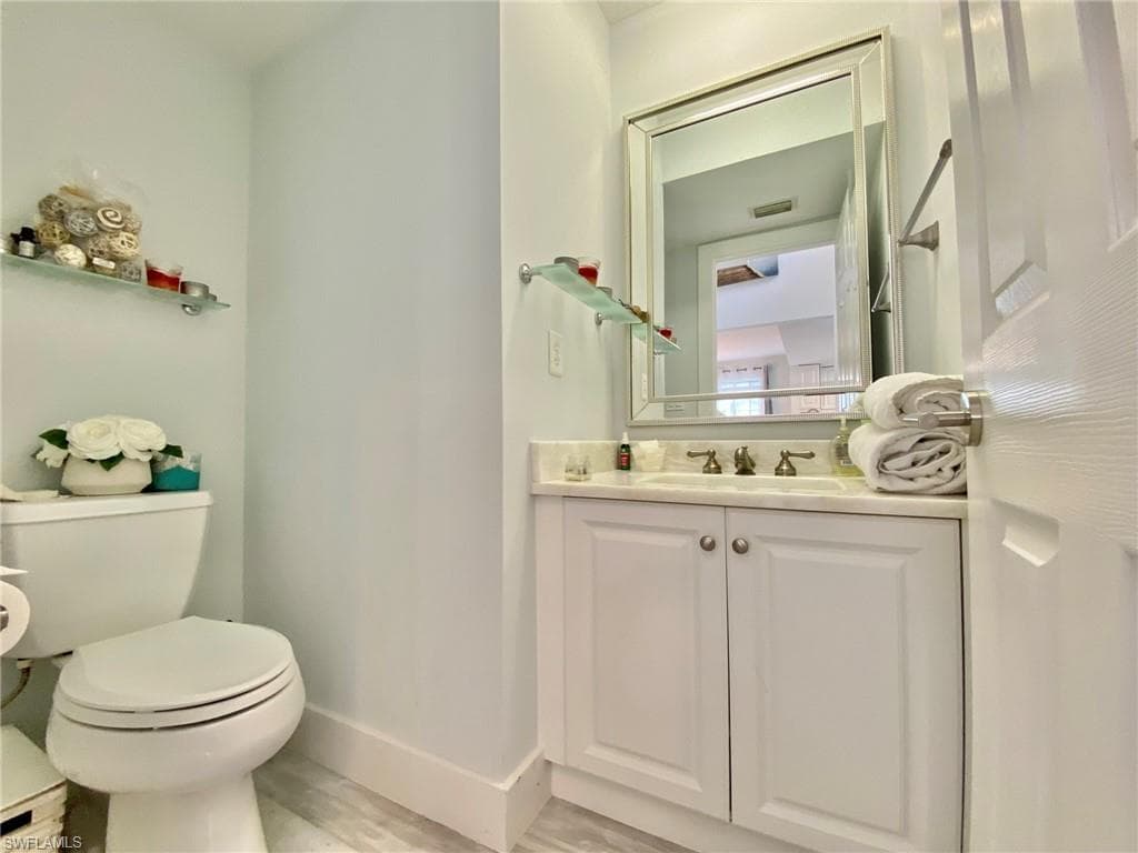 871 Meadowland Dr F, Naples, FL 34108-35