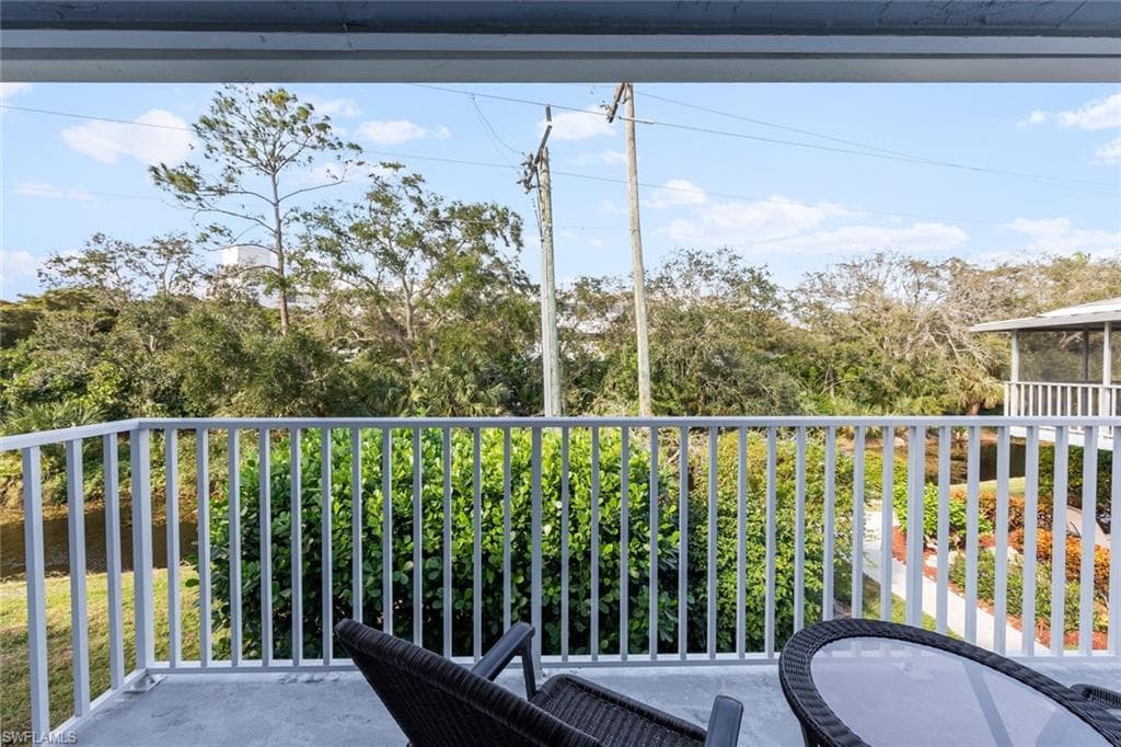 256 Palm Dr 6, Naples, FL 34112-27