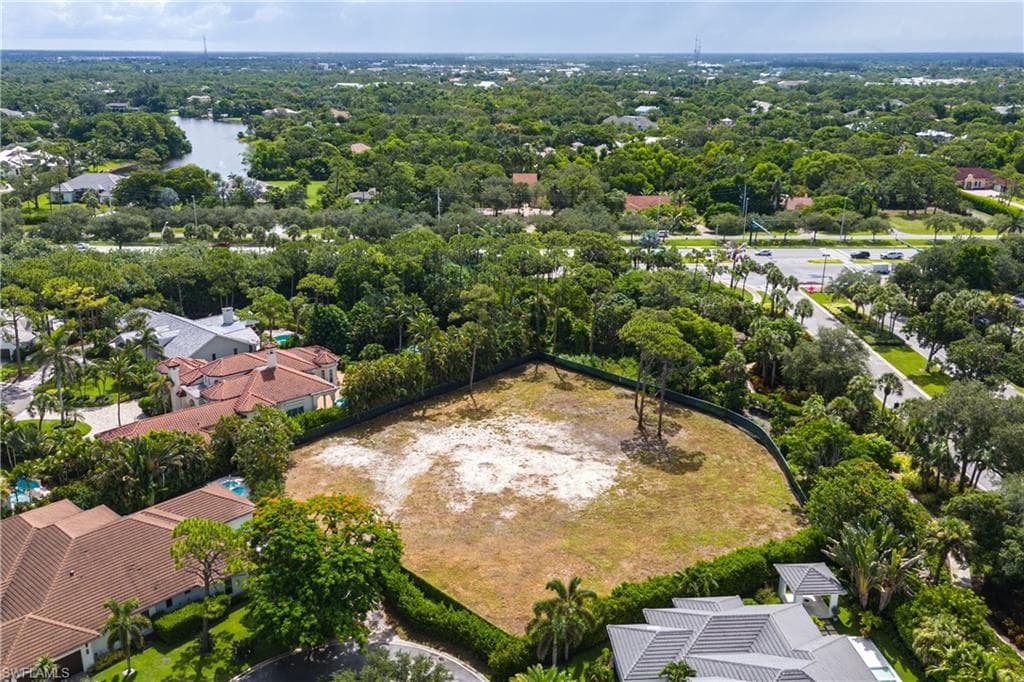 808 Whimbrel Ct, Naples, FL 34108-4