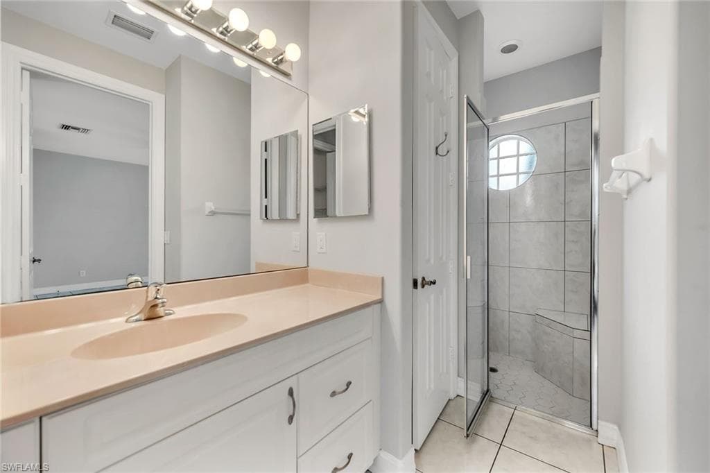 27307 Tennessee St, Bonita Springs, FL 34135-9