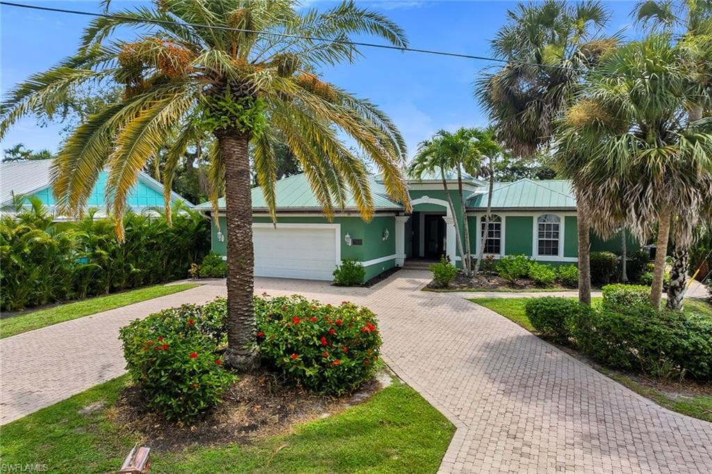 27307 Tennessee St, Bonita Springs, FL 34135-13