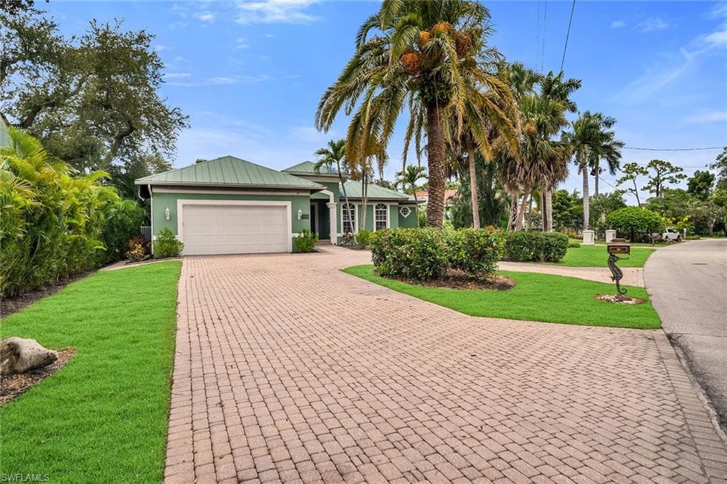 27307 Tennessee St, Bonita Springs, FL 34135-18