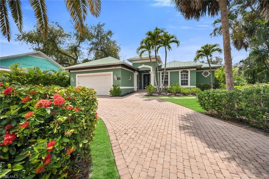 27307 Tennessee St, Bonita Springs, FL 34135-1