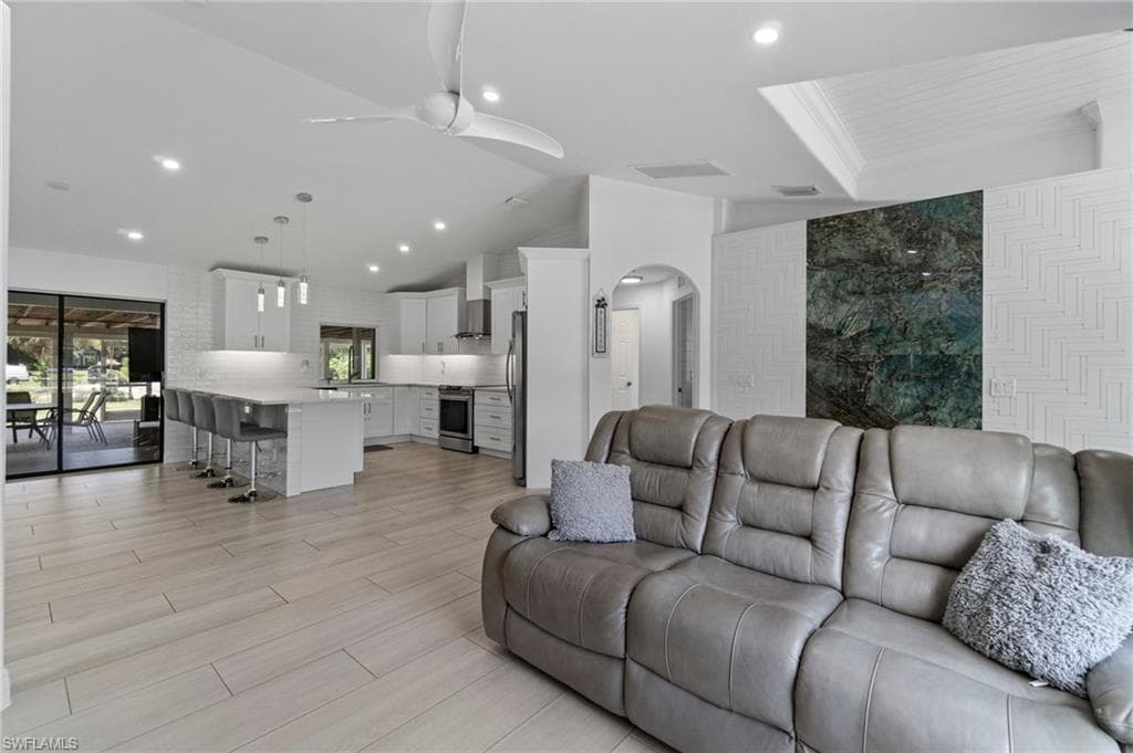 3811 2nd Ave SE, Naples, FL 34117-13