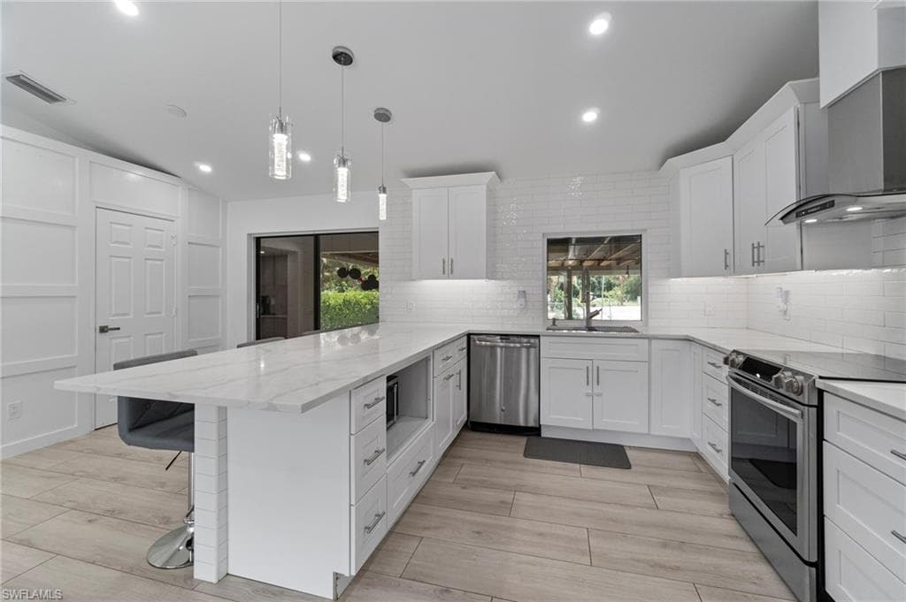 3811 2nd Ave SE, Naples, FL 34117-15