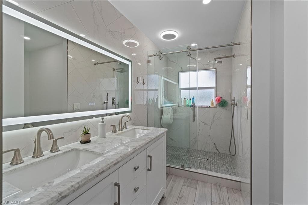 3811 2nd Ave SE, Naples, FL 34117-22