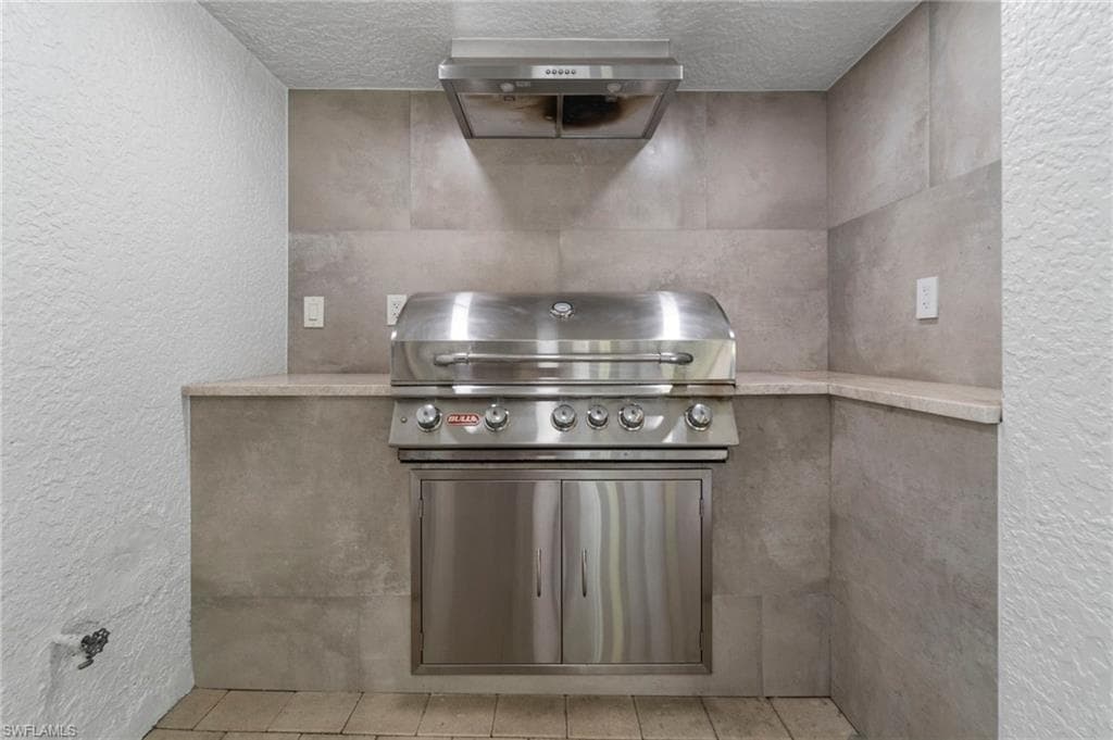 3811 2nd Ave SE, Naples, FL 34117-27
