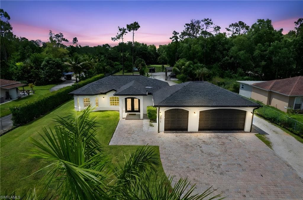 3811 2nd Ave SE, Naples, FL 34117-1