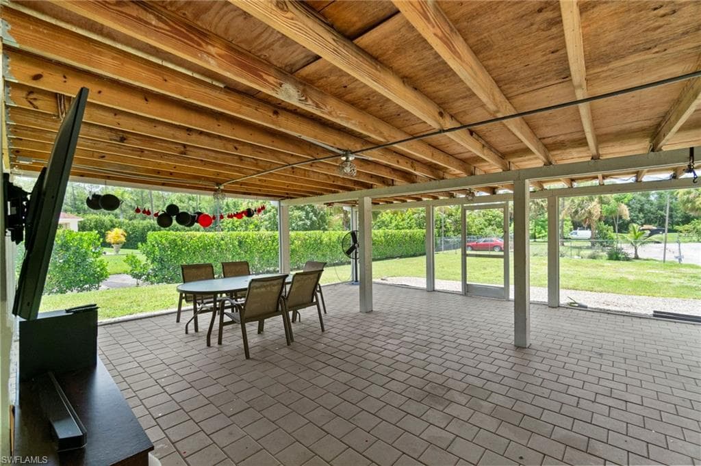3811 2nd Ave SE, Naples, FL 34117-28