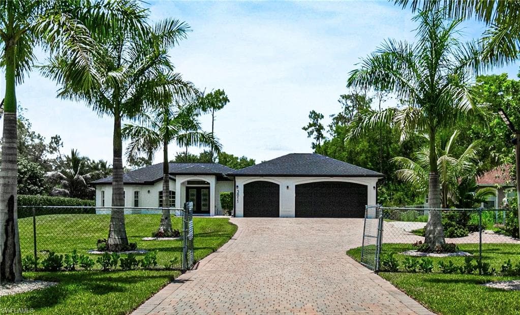 3811 2nd Ave SE, Naples, FL 34117-2