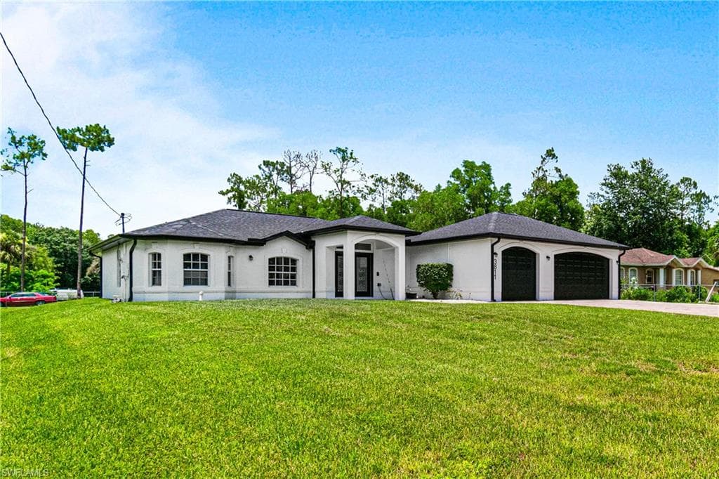 3811 2nd Ave SE, Naples, FL 34117-4