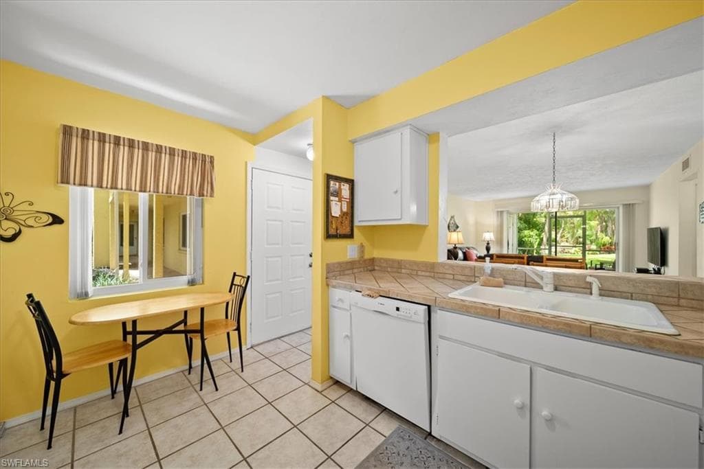 1001 Foxfire Ln 102, Naples, FL 34104-11