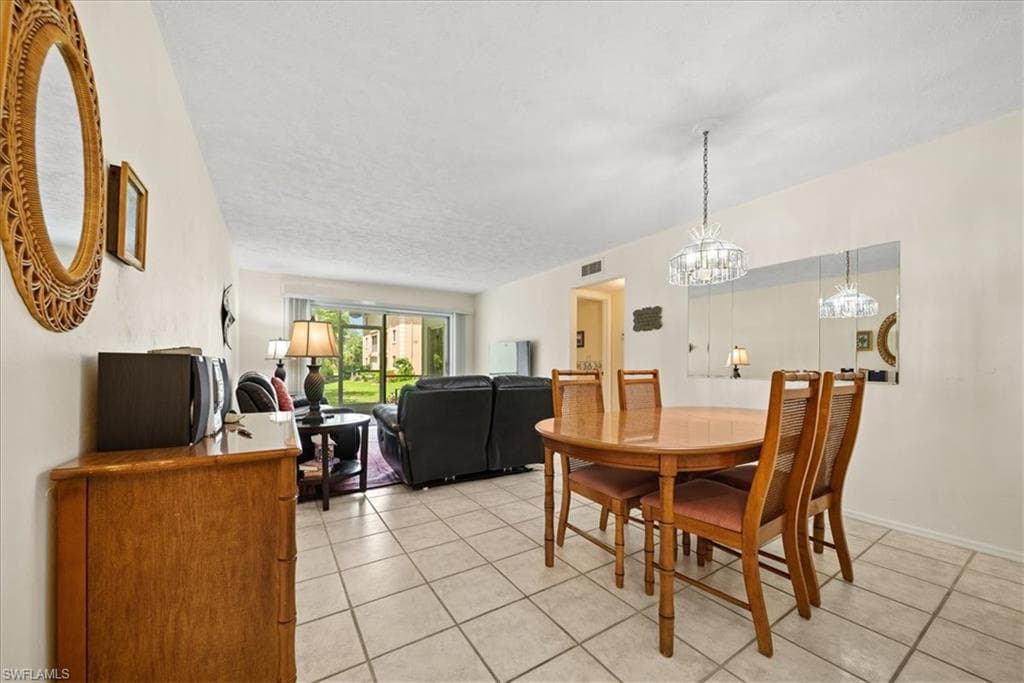 1001 Foxfire Ln 102, Naples, FL 34104-14